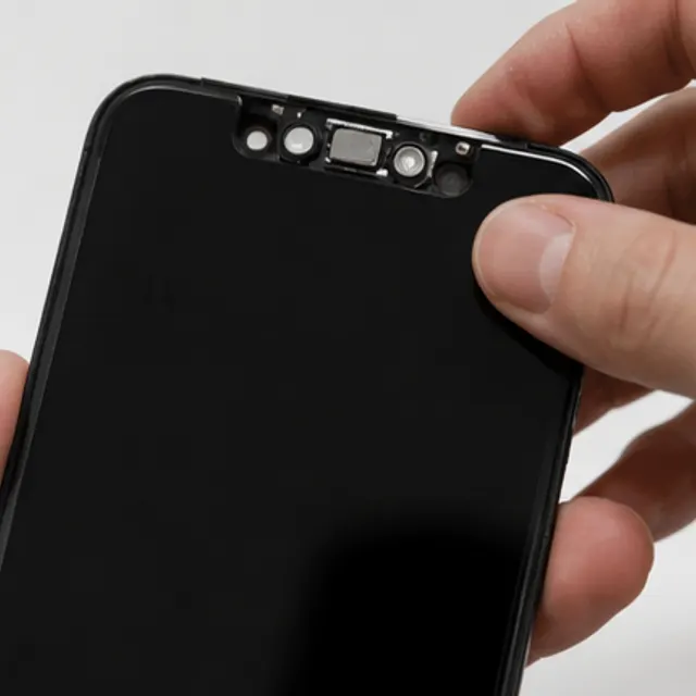 iPhone Face ID 與前鏡頭維修示意